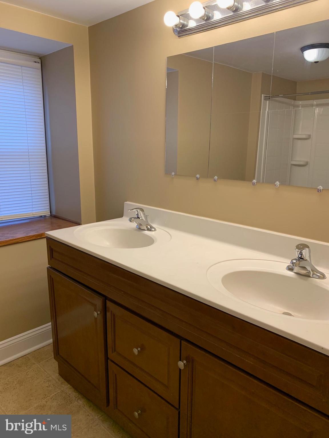 283 Laurelwood Road, Unit B Pottstown, PA 19465 - Photo 15 of 19 Bathroom