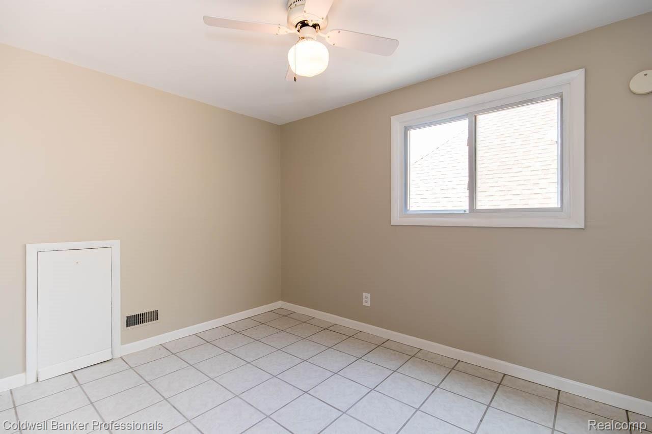 3342 Pershing Street Wayne, MI 48184 - Photo 27 of 32 Master bedroom