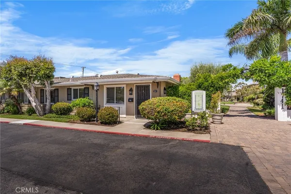 $895,000 | 21 Tustin Avenue, Costa Mesa, CA 92627