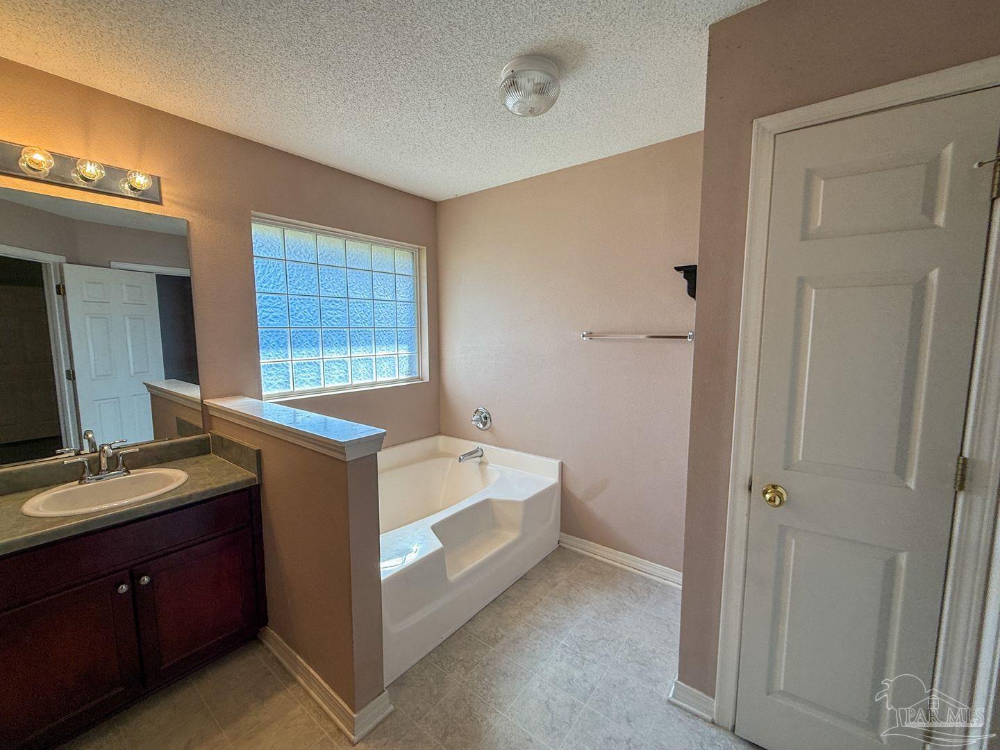 1843 Silas Circle Cantonment, FL 32533 - Photo 12 of 23