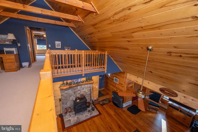 a view of a car in front of house