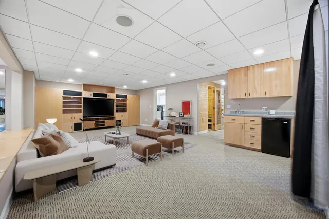 $1,035,000 | 5027 Rose Creek Parkway South, Fargo, ND 58104