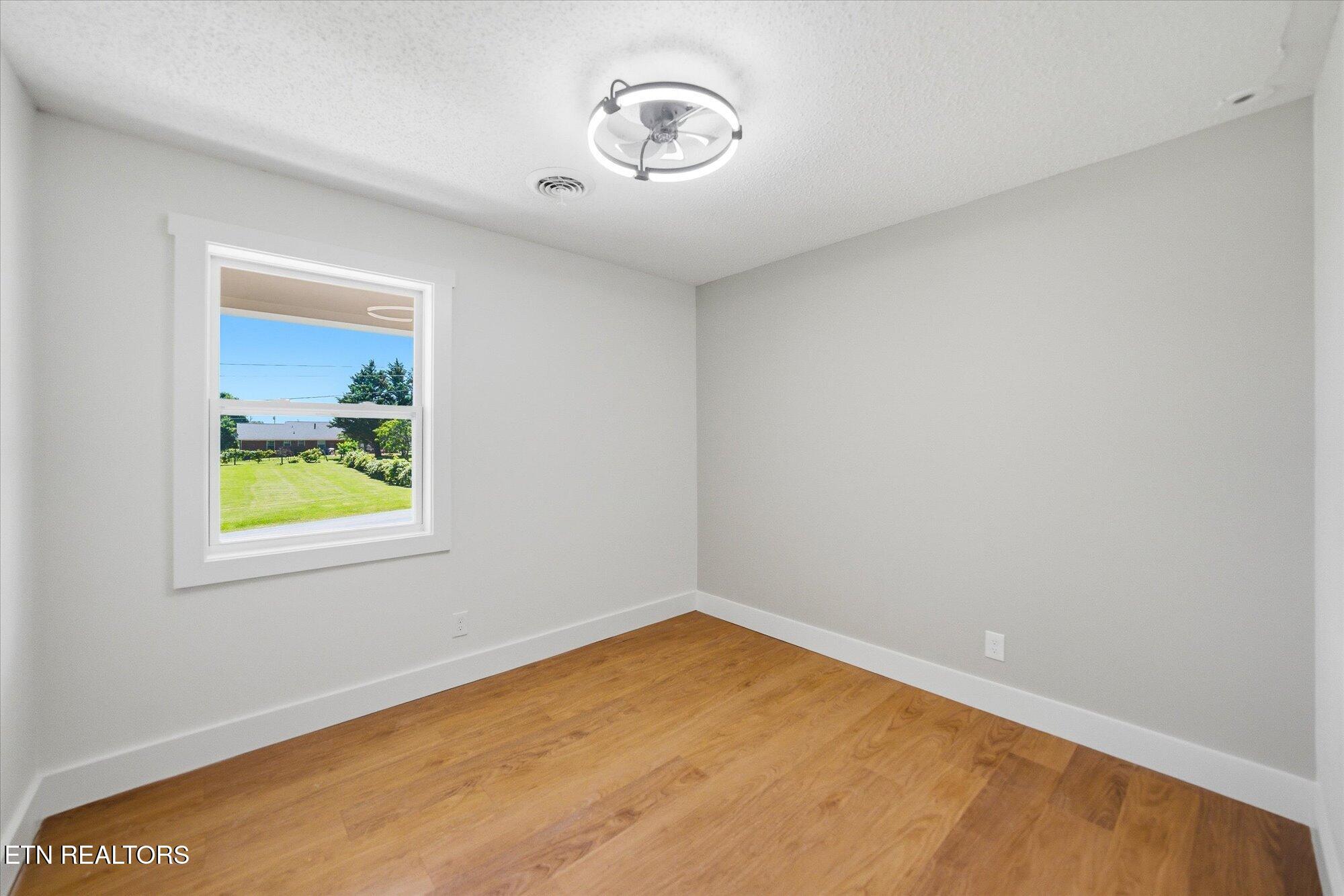 428 Phyllis Circle Talbott, TN 37877 - Photo 12 of 35 20-428-Phyllis-Cir-Talbott-TN-20