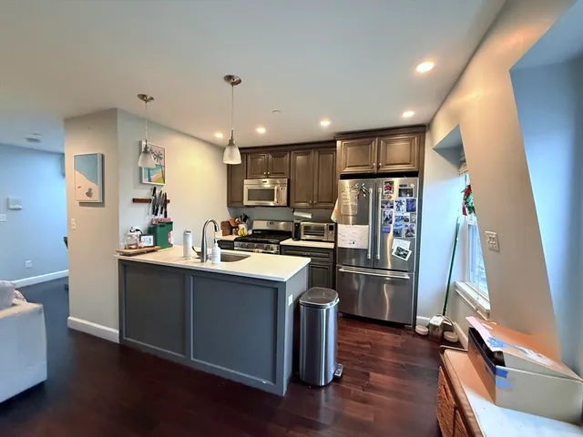 $3,250 | 795 East 3rd Street, Unit 3, Boston, MA 02127