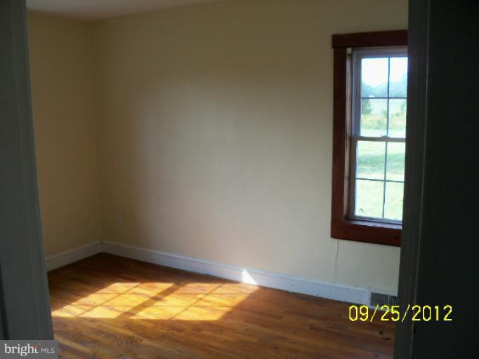 22121 Batna Road Culpeper, VA 22701 - Photo 12 of 19 Bedroom
