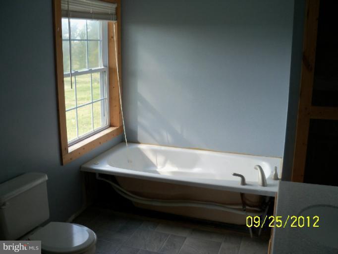 22121 Batna Road Culpeper, VA 22701 - Photo 7 of 19 Bath (Master)