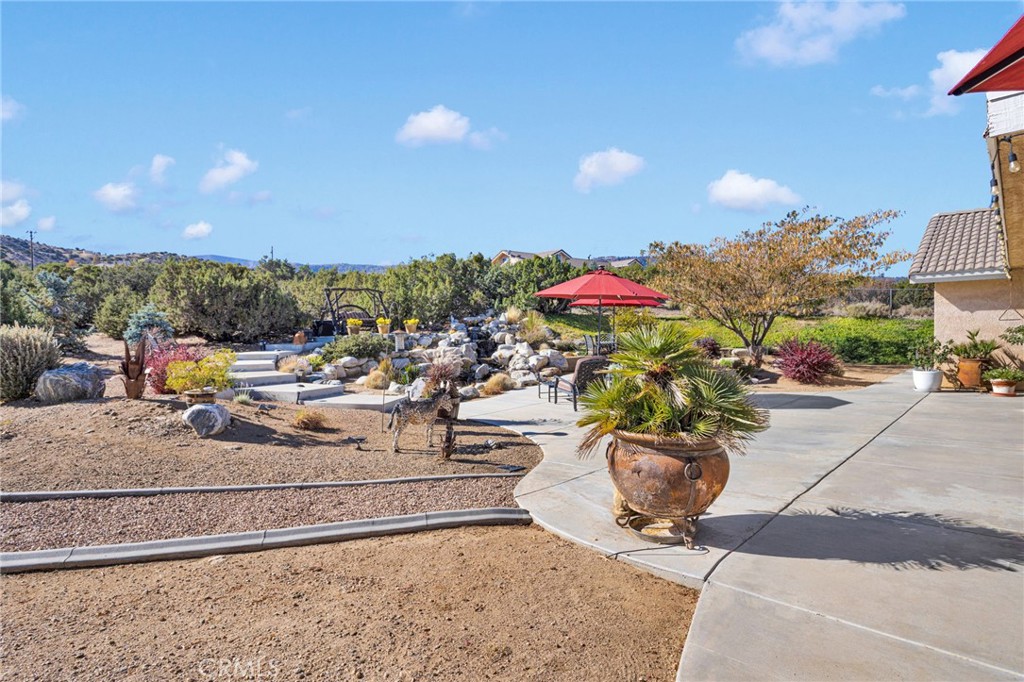 2909 Silver Ridge Drive Pinon Hills, CA 92372 - Photo 35 of 55 a view of a terrace with sitting area
