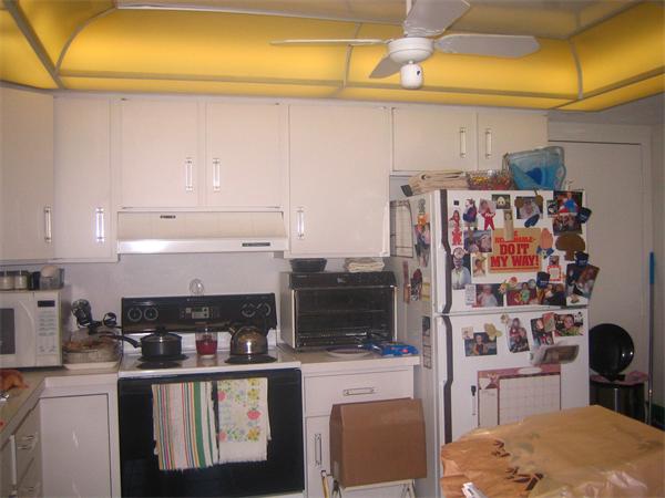 406 Paradise Road, Unit 4G Swampscott, MA 01907 - Photo 3 of 4