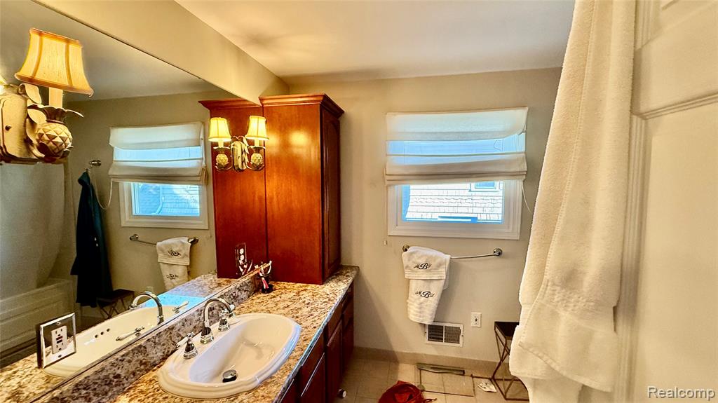 889 Rivard Boulevard Grosse Pointe, MI 48230 - Photo 17 of 18