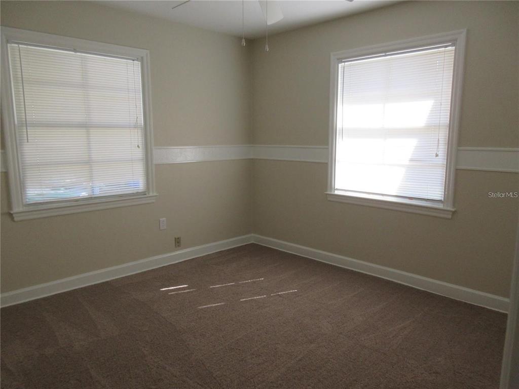 4122 West Empedrado Street Tampa, FL 33629 - Photo 18 of 25 an empty room with a window