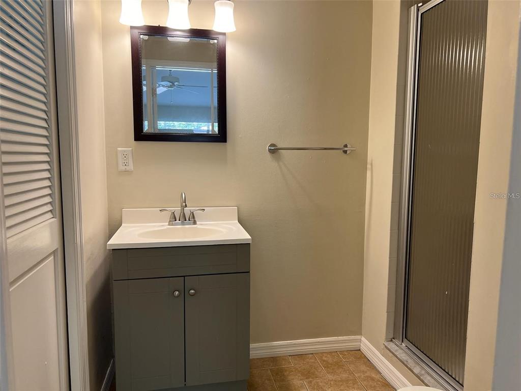 4122 West Empedrado Street Tampa, FL 33629 - Photo 19 of 25 a bathroom with a sink and mirror