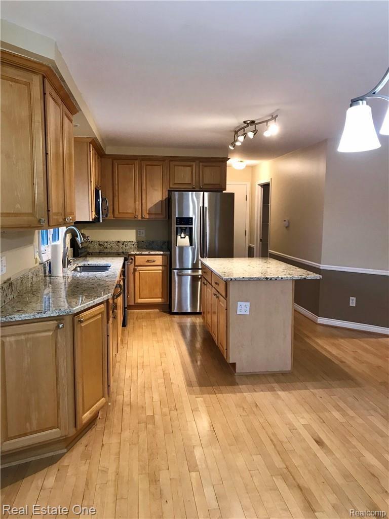 3075 Fairgrove Terrace Rochester, MI 48309 - Photo 2 of 21 LargeUpdatedKitchen.jpeg