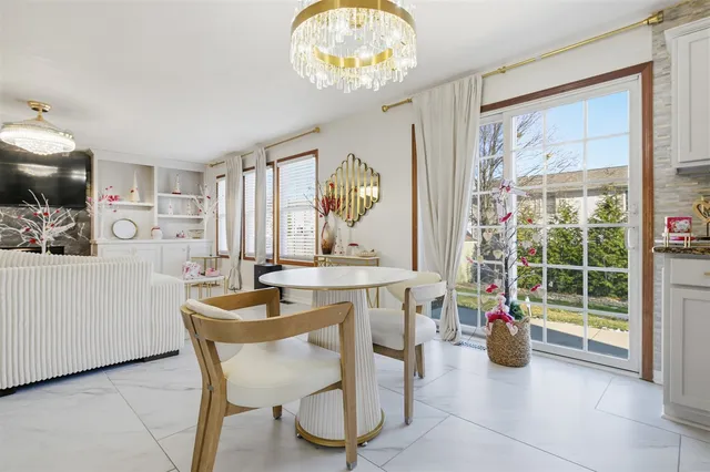 $395,000 | 1504 Estate Drive, Normal, IL 61761