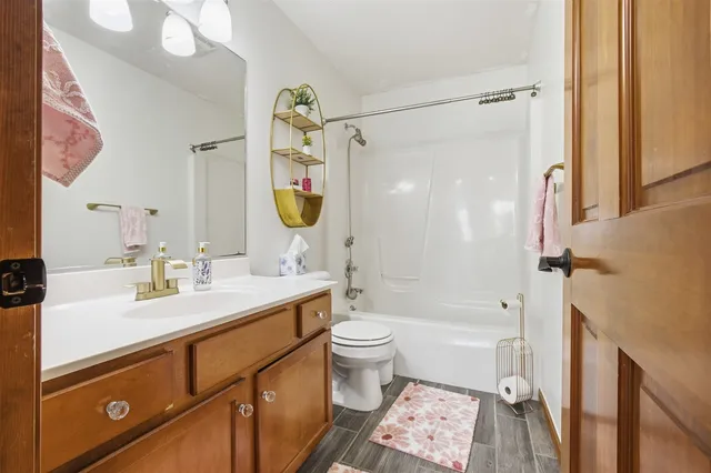 $395,000 | 1504 Estate Drive, Normal, IL 61761