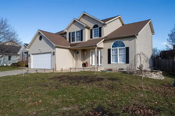$379,900 | 1504 Estate Drive, Normal, IL 61761