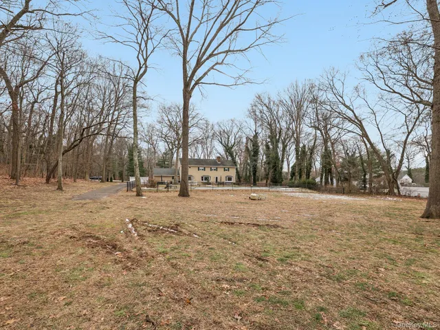 $9,750 | 5 Linda Court, Oyster Bay, NY 11771