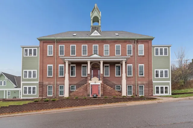 $395,000 | 231 North 1st Street, Unit 302, Bayfield, WI 54814