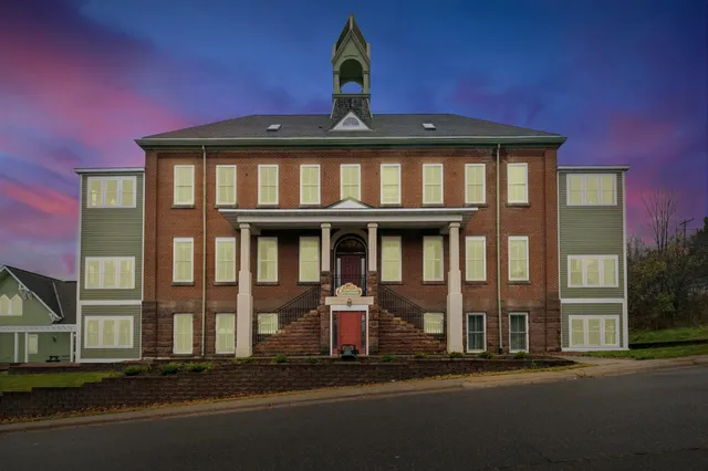 $395,000 | 231 North 1st Street, Unit 302, Bayfield, WI 54814