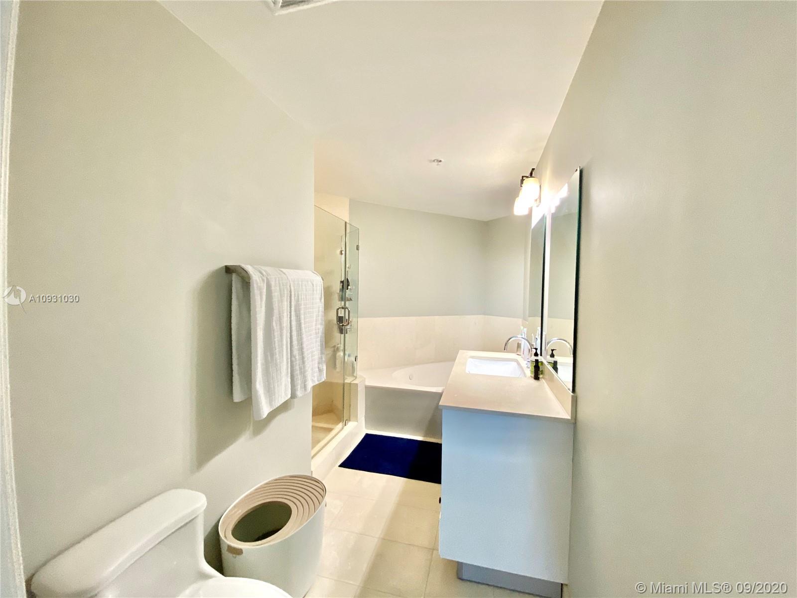60 Southwest 13th Street, Unit 3426 Miami, FL 33130 - Photo 12 of 13