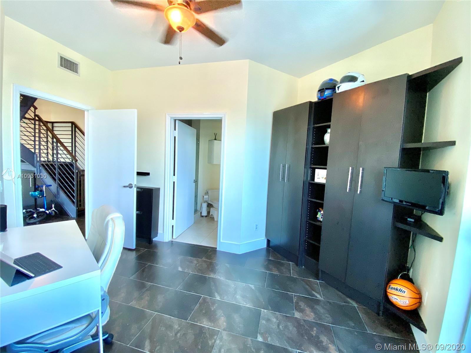 60 Southwest 13th Street, Unit 3426 Miami, FL 33130 - Photo 7 of 13