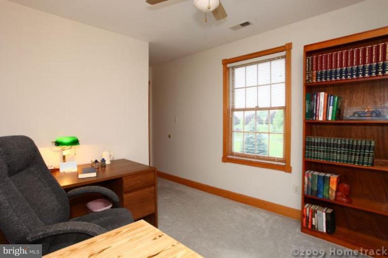 2637 Stockton Road Phoenix, MD 21131 - Photo 23 of 25 a workspace with furniture and window