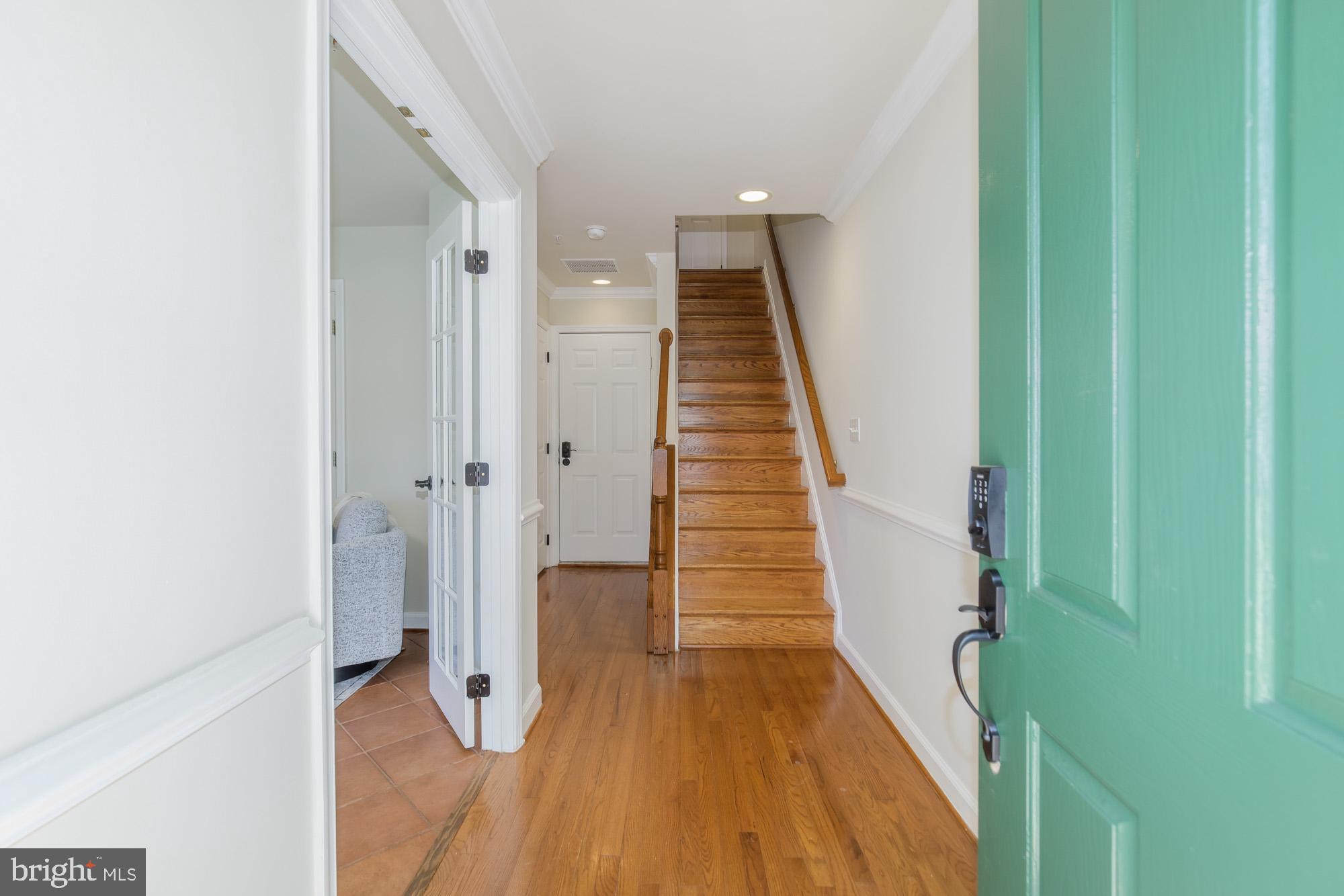 815 G Street Southwest Washington, DC 20024 - Photo 3 of 32 Welcoming entryway with warm tones.