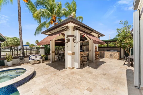 a view of outdoor space