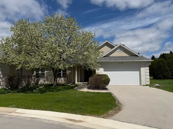 $500,000 | W233N3088 Oakmont Court East, Unit B, Pewaukee, WI 53072