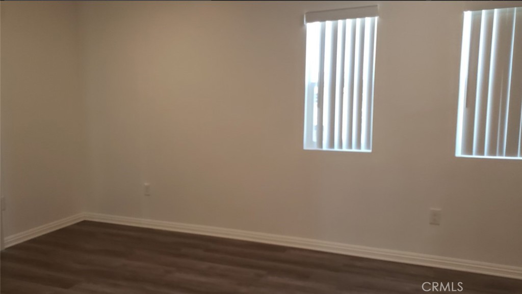 2053 1/2 West Florence Avenue Los Angeles, CA 90047 - Photo 6 of 9