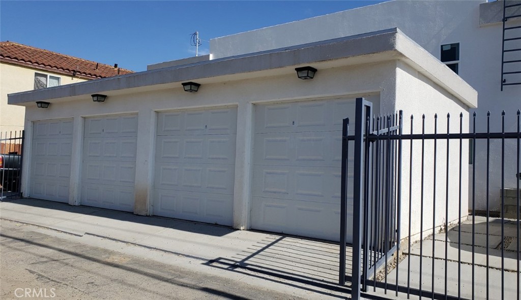 2053 1/2 West Florence Avenue Los Angeles, CA 90047 - Photo 9 of 9