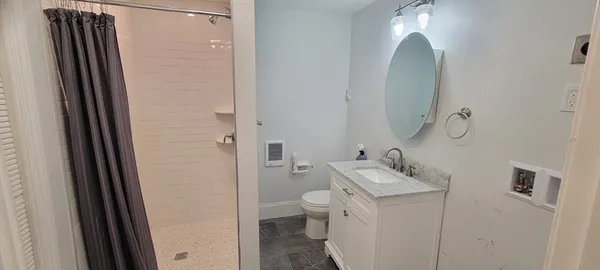 $2,100 | 158-160 Roslindale Avenue, Unit 1, Boston, MA 02131