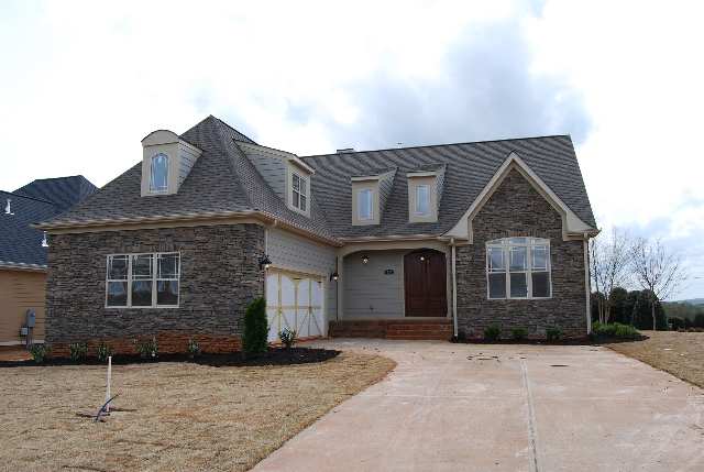 329 Park Ridge Circle Greer, SC 29651 - Photo 1 of 17 Gallery Image 1