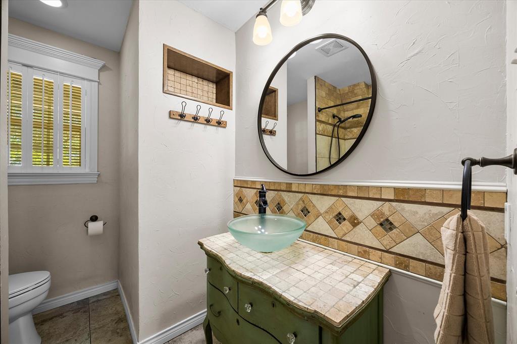 501 Ridgeview Drive Rockwall, TX 75087 - Photo 16 of 28 Guest full bath