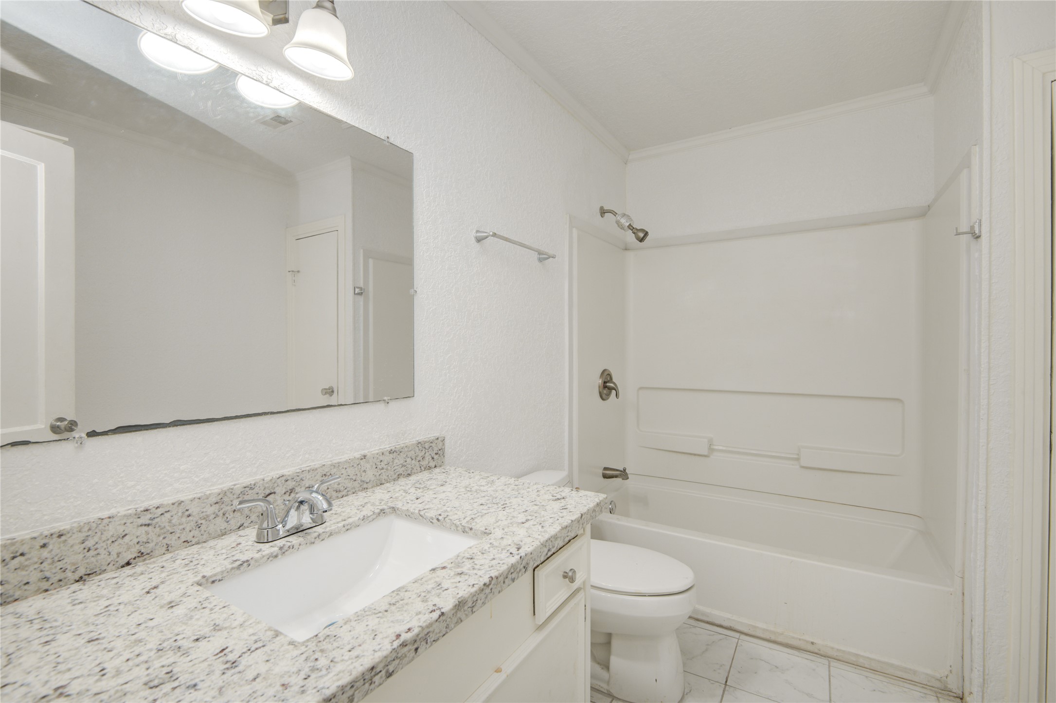 704 Pin Money Street Clute, TX 77531 - Photo 11 of 21