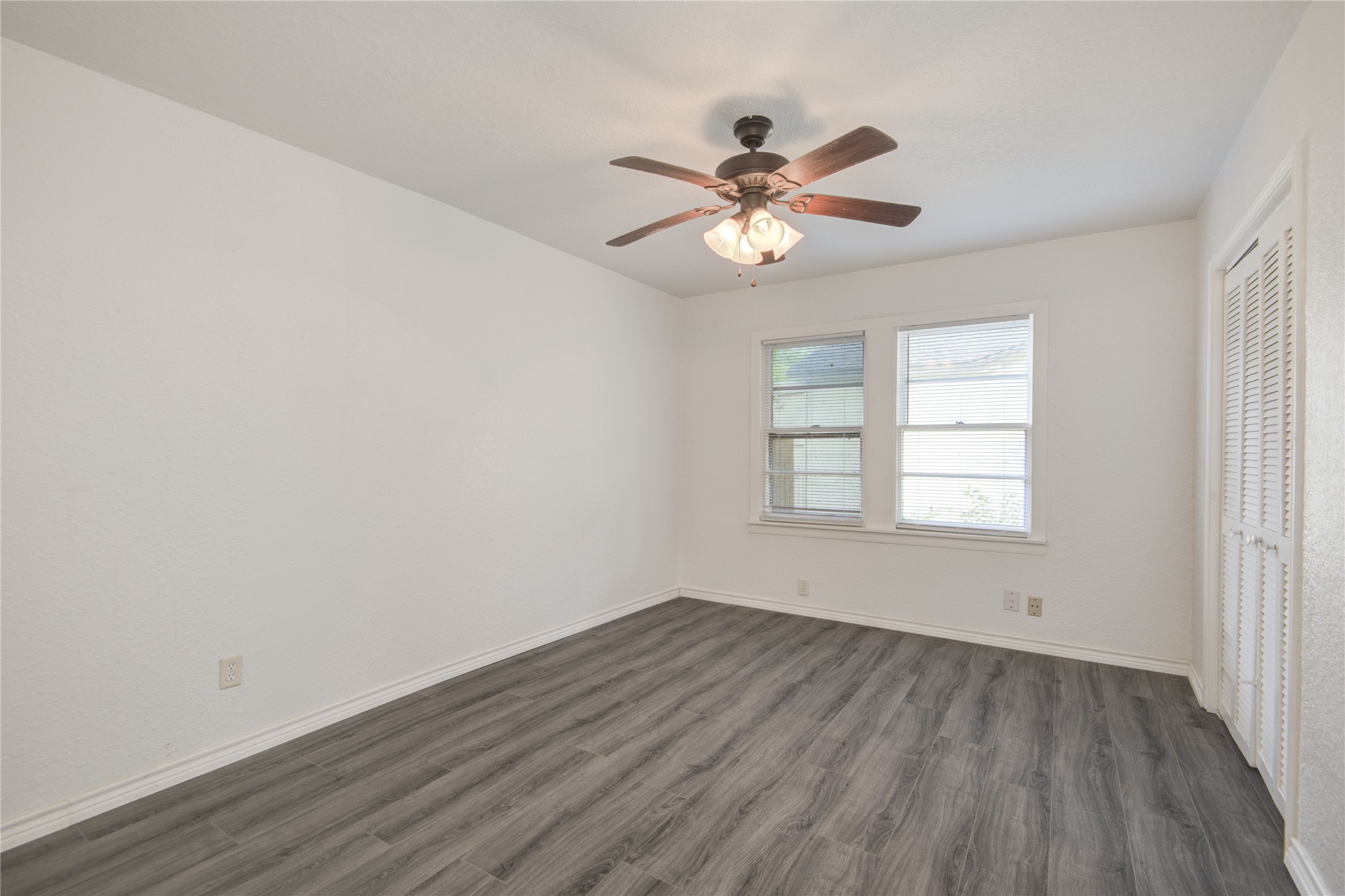 704 Pin Money Street Clute, TX 77531 - Photo 13 of 21