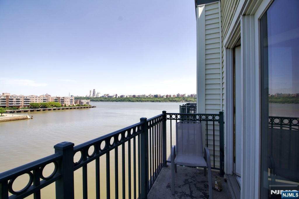 340 The Promenade Edgewater, NJ 07020 - Photo 2 of 46