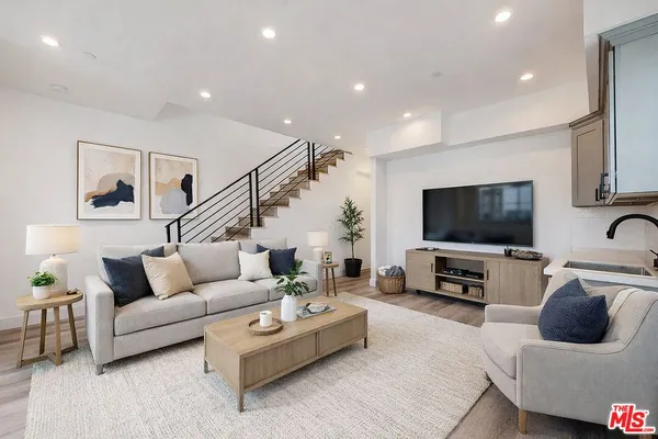 $3,775 | 525 North Normandie Avenue, Los Angeles, CA 90004