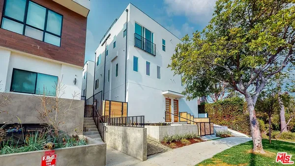 $3,775 | 525 North Normandie Avenue, Los Angeles, CA 90004