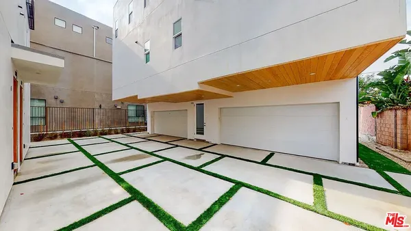 $3,775 | 525 North Normandie Avenue, Los Angeles, CA 90004