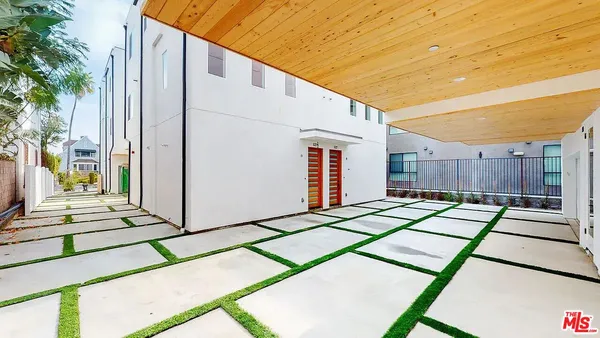 $3,775 | 525 North Normandie Avenue, Los Angeles, CA 90004
