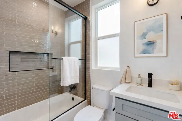 $3,775 | 525 North Normandie Avenue, Los Angeles, CA 90004