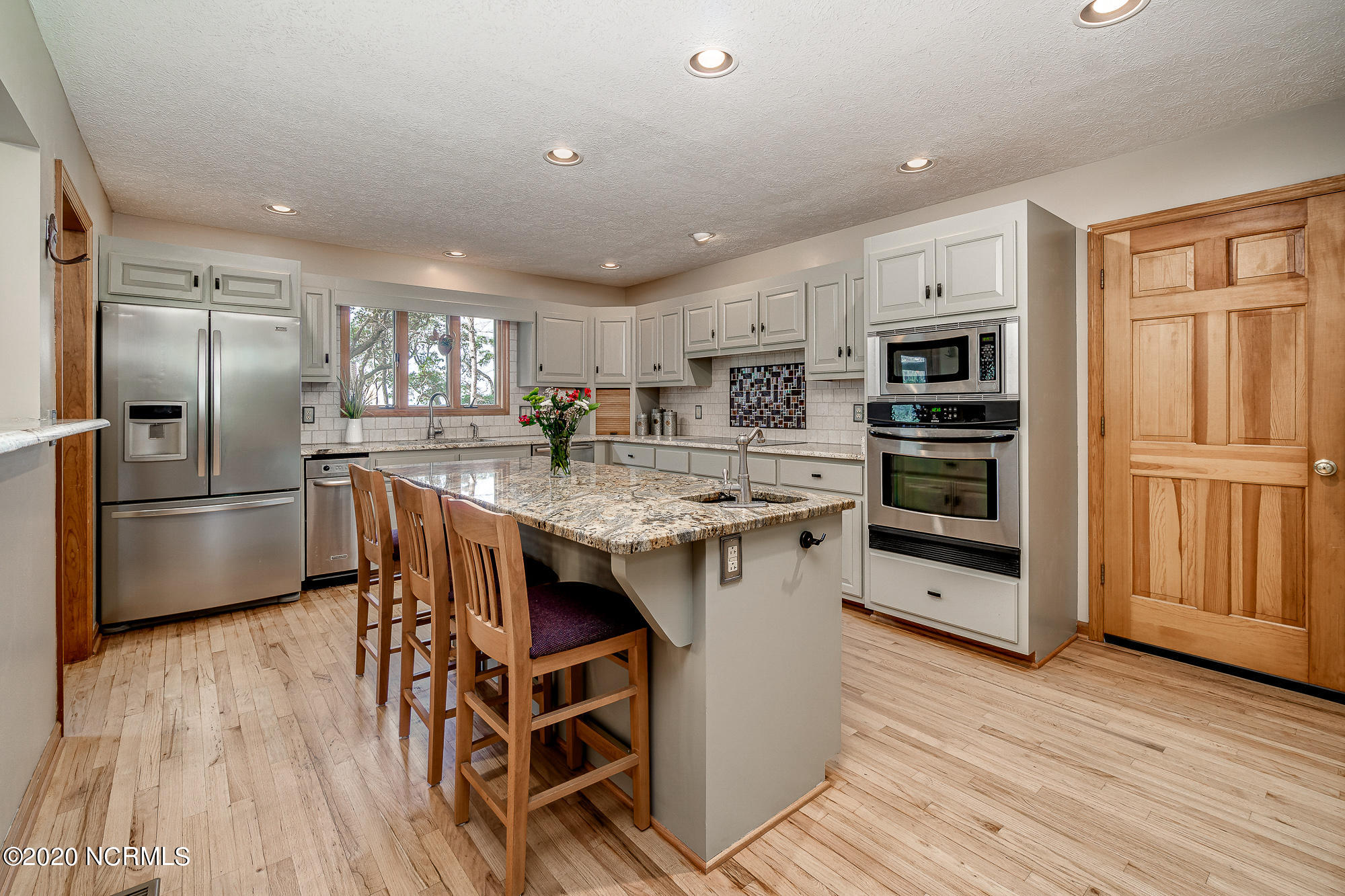 951 Becton Road Havelock, NC 28532 - Photo 4 of 75 Large kitchen w/ island seating