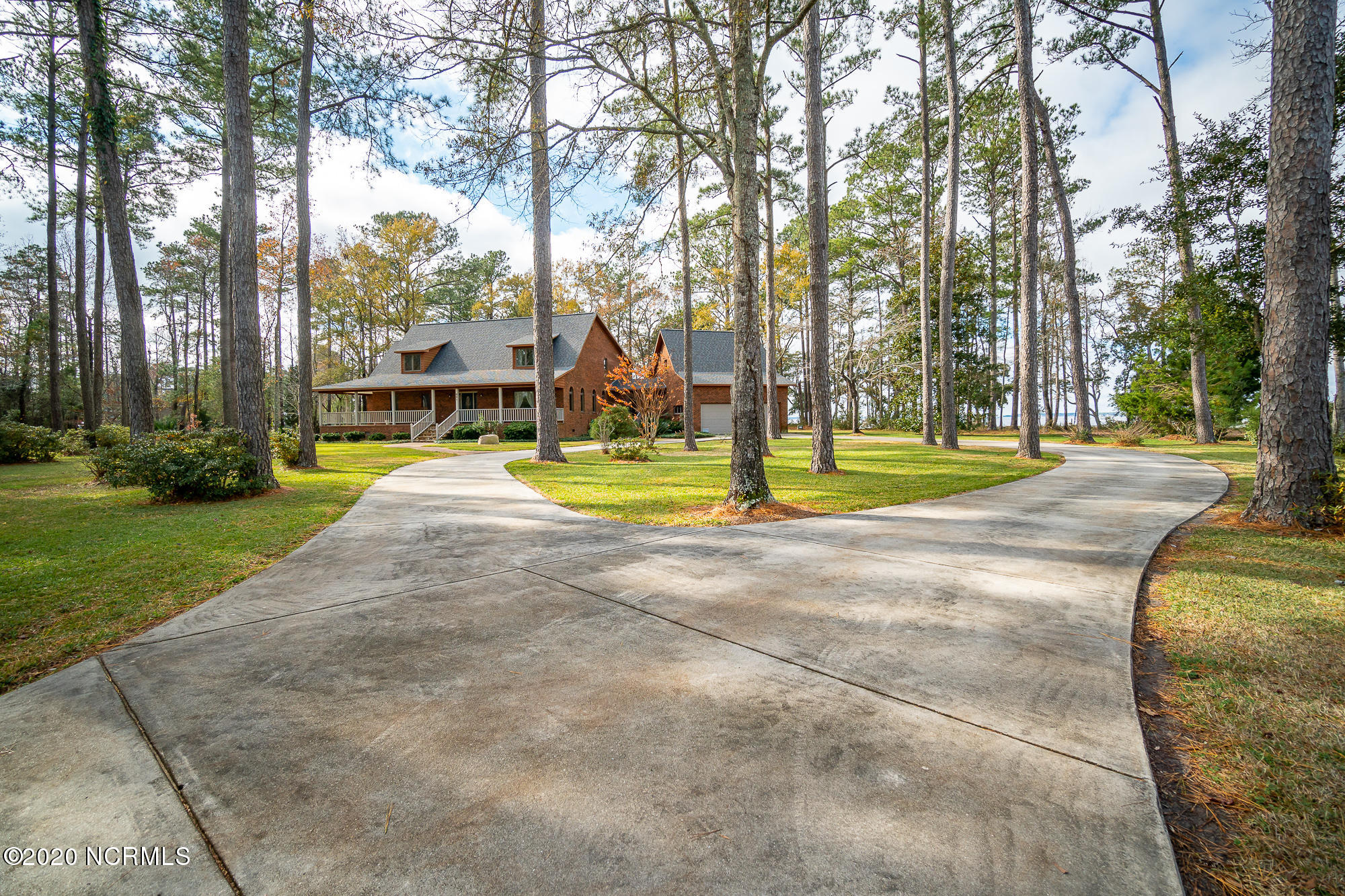 951 Becton Road Havelock, NC 28532 - Photo 62 of 75 Sweeping driveway approaching home