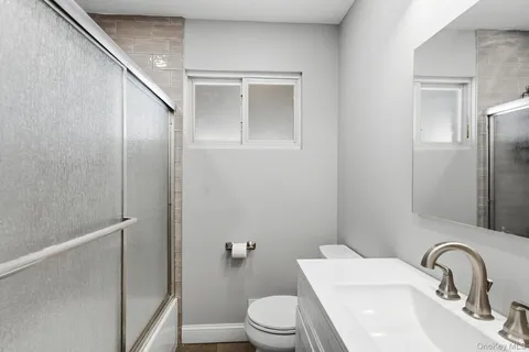 $625,000 | 16 Blackman Street, Smithtown, NY 11787