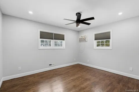 $625,000 | 16 Blackman Street, Smithtown, NY 11787