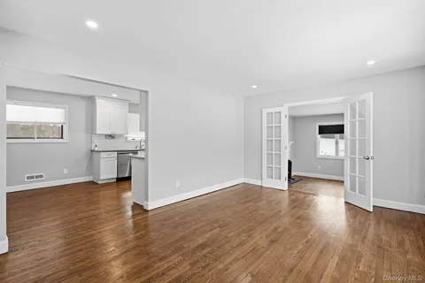 $625,000 | 16 Blackman Street, Smithtown, NY 11787