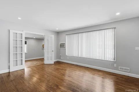 $625,000 | 16 Blackman Street, Smithtown, NY 11787