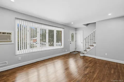 $625,000 | 16 Blackman Street, Smithtown, NY 11787