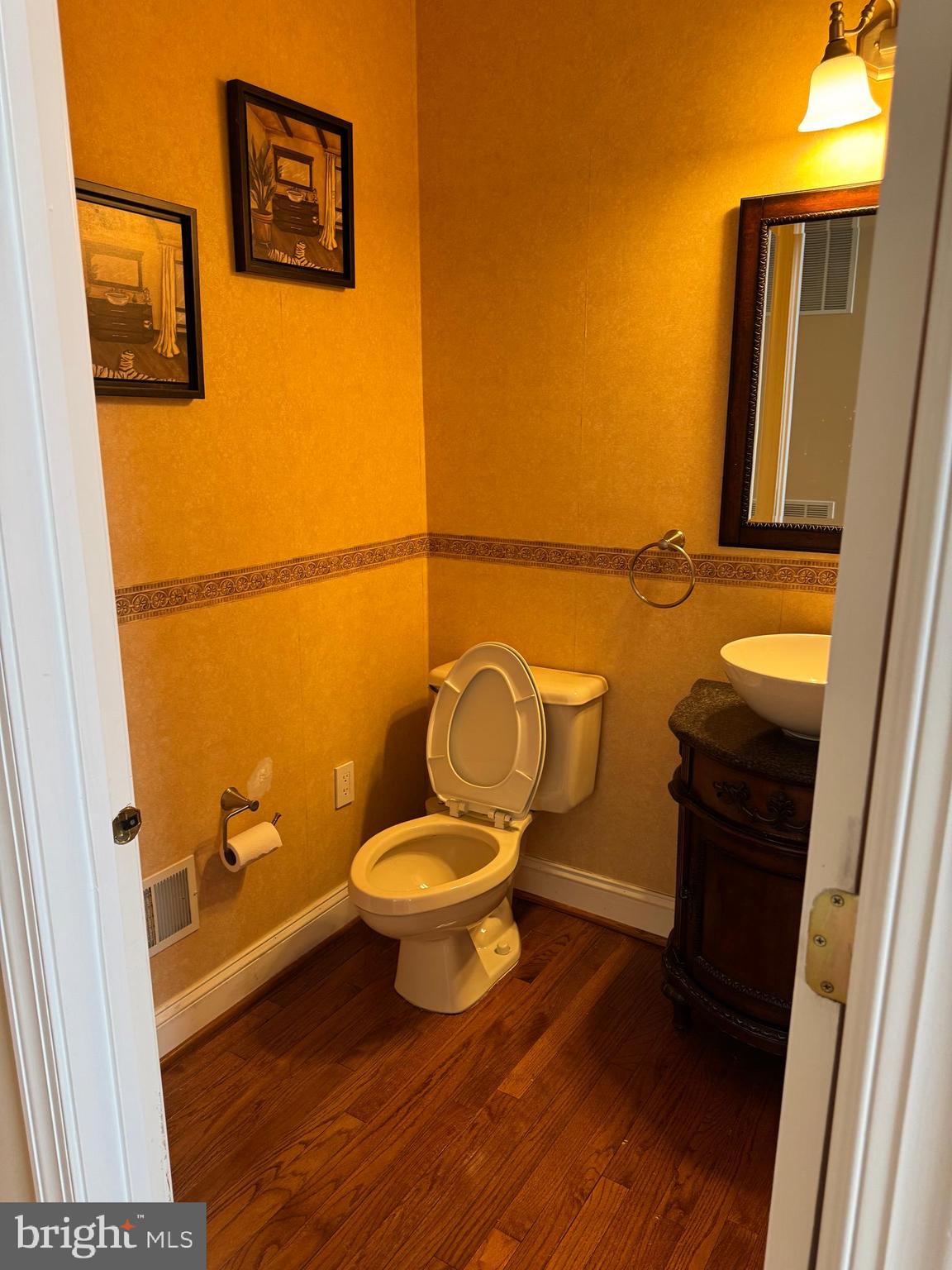 10500 Dunn Meadow Road Vienna, VA 22182 - Photo 15 of 43 Gallery Image 15