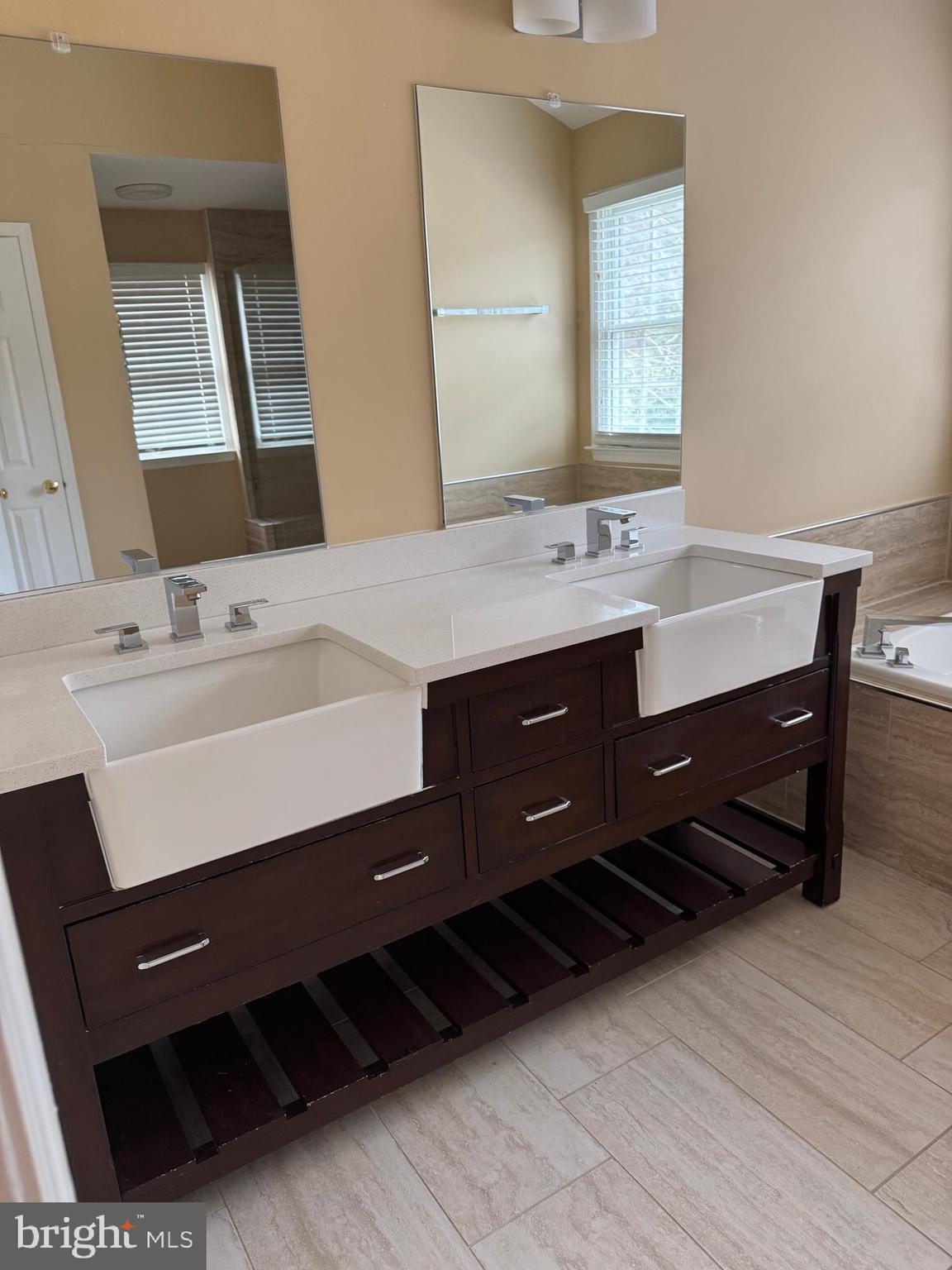 10500 Dunn Meadow Road Vienna, VA 22182 - Photo 25 of 43 Master bath room